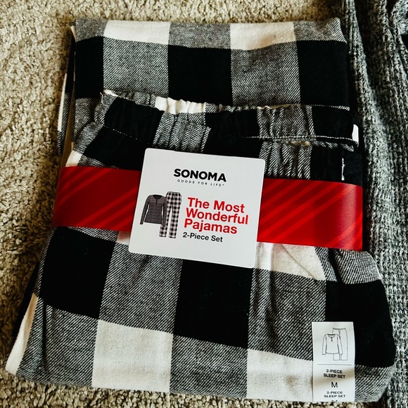 NWT Sonoma 2 piece pajama pants and top set - Picture 4 of 6